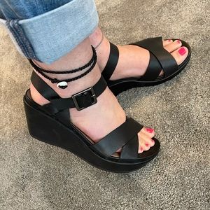 Abeo Platform Sandals!